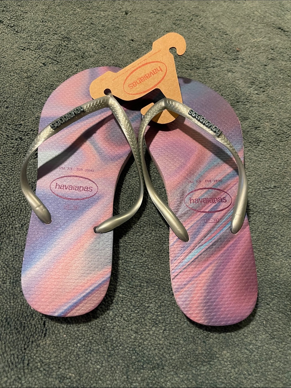 NWT HAVAIANAS PURPLE AND PINK SWIRL WITH BLUE STRAPS  SIZE USA 7/8EUR 39/40